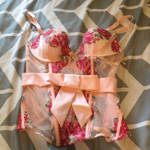 Victoria’s Secret floral corset & panty set 34B L